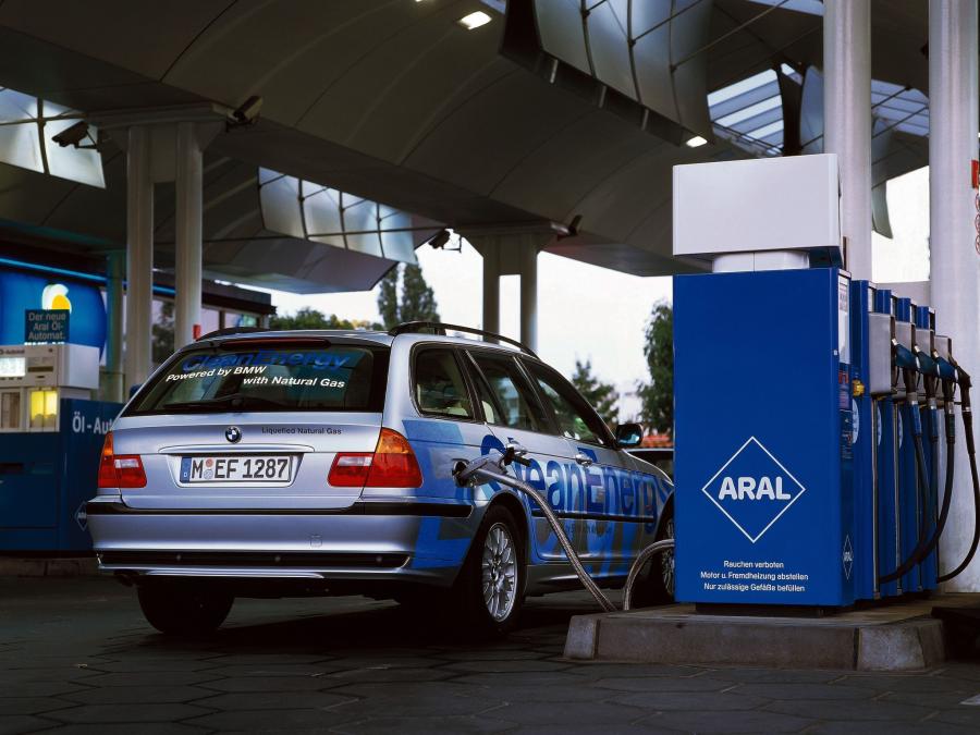  BMW 320g CleanEnergy Concept 2000 года  (фото 2 из 4)